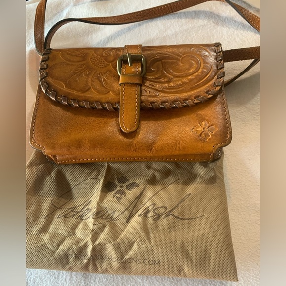 Patricia Nash Torri Crossbody Bag Greek Gold Embossed Floral Tooled Leather - Picture 12 of 16